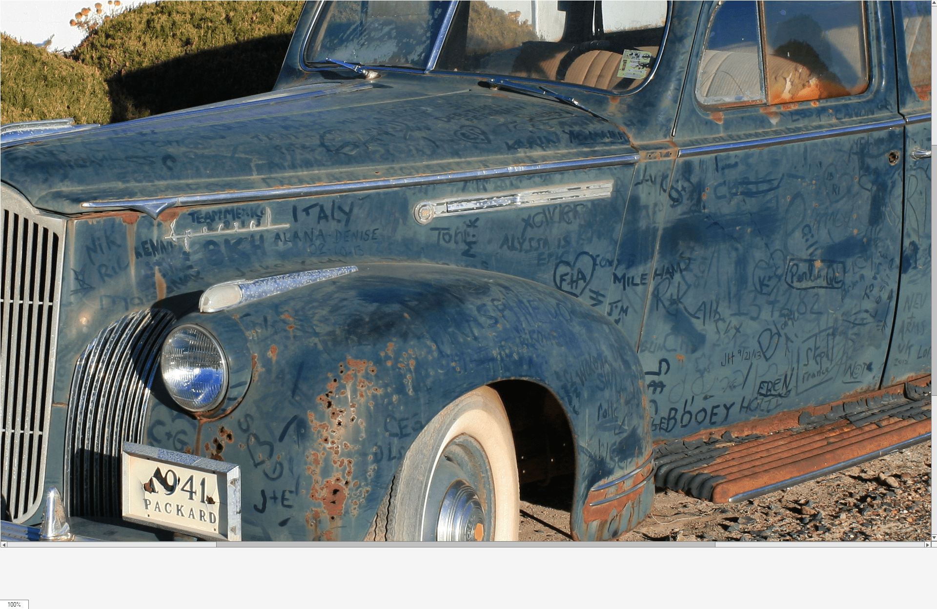 Figure My Large Image Display Tool contains an axes object and other objects of type uipanel, uicontrol. The hidden axes object contains an object of type image.